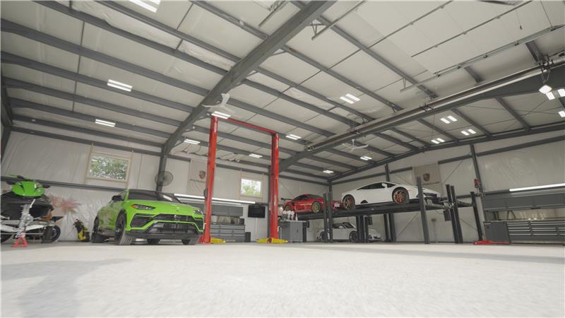 Auto repair shop building