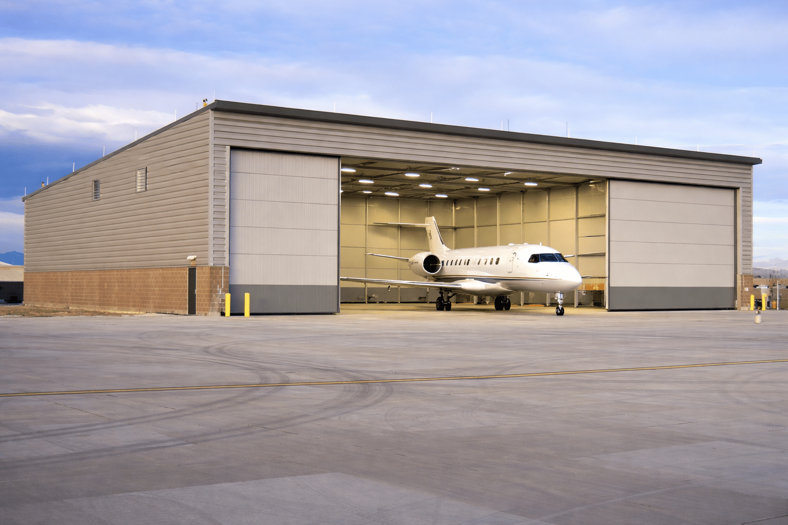 Aircraft hangar building Utah