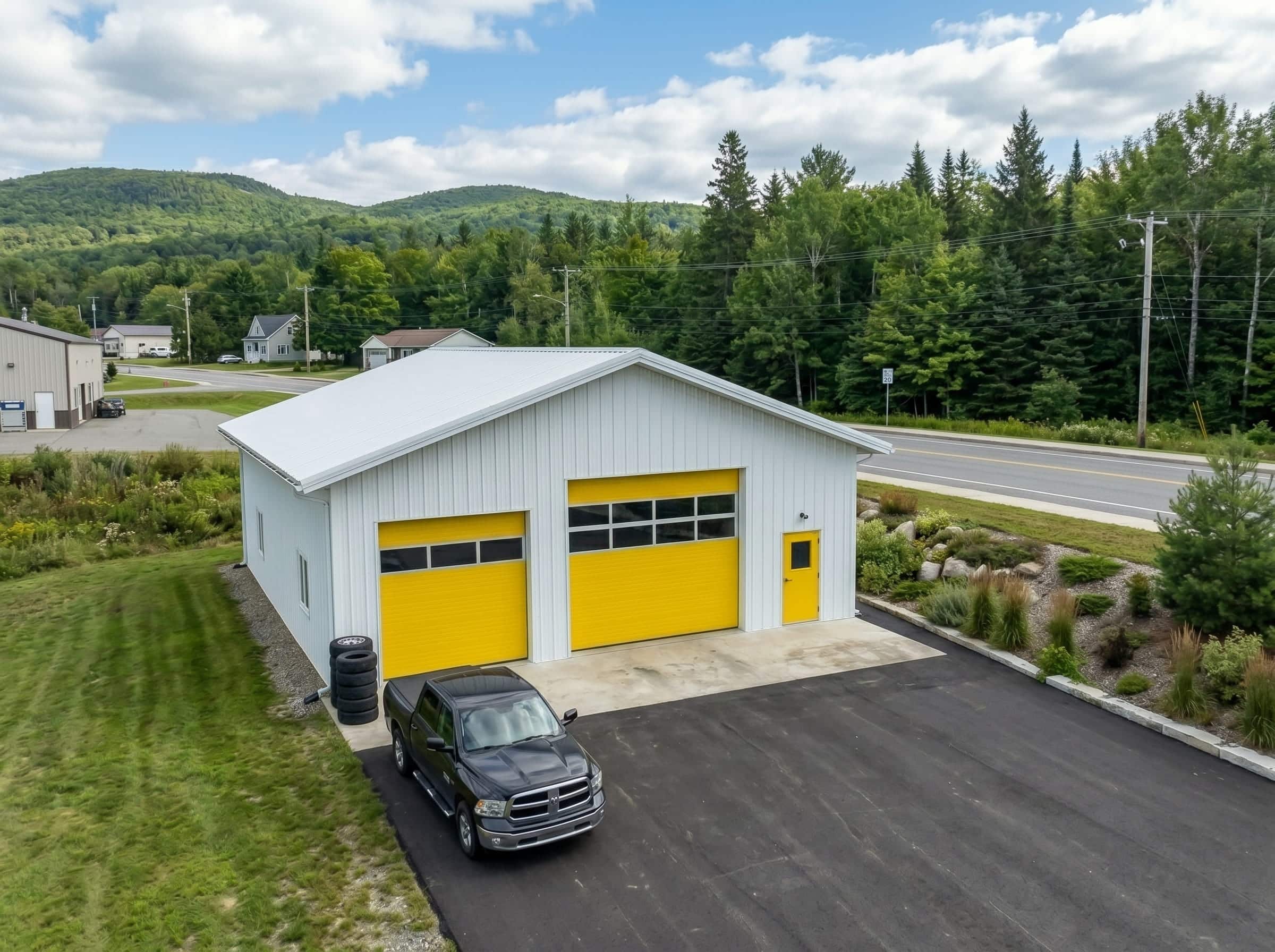 Steel garage building